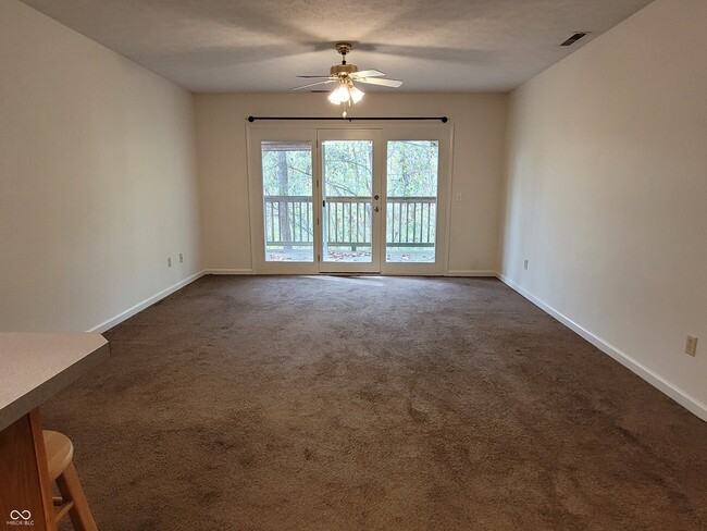 Building Photo - 250 Locust Ln