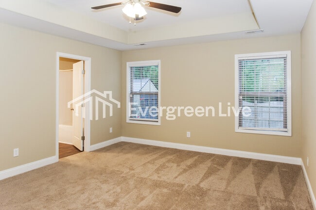 Building Photo - 3013 Monterey Dr SW