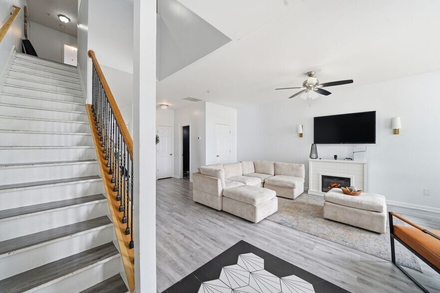 Building Photo - 166 Odyssey Turn NW