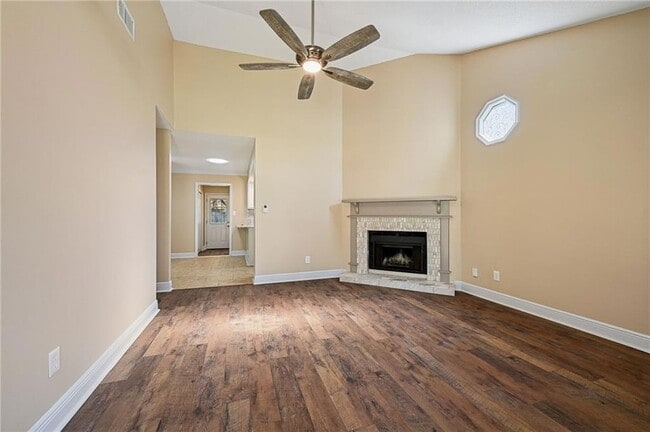 Building Photo - 2216 Teal St