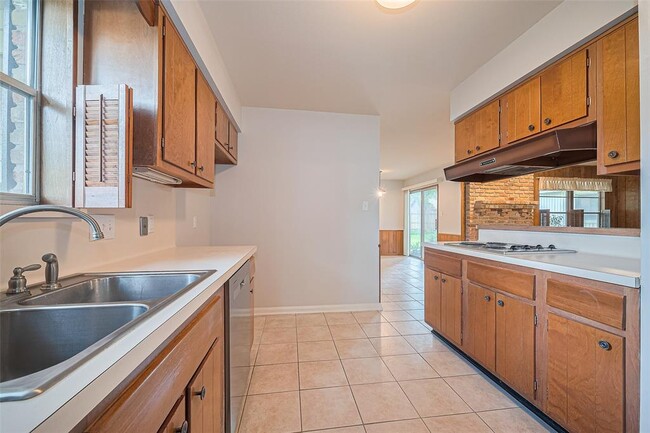 Building Photo - 2530 Bandelier Dr