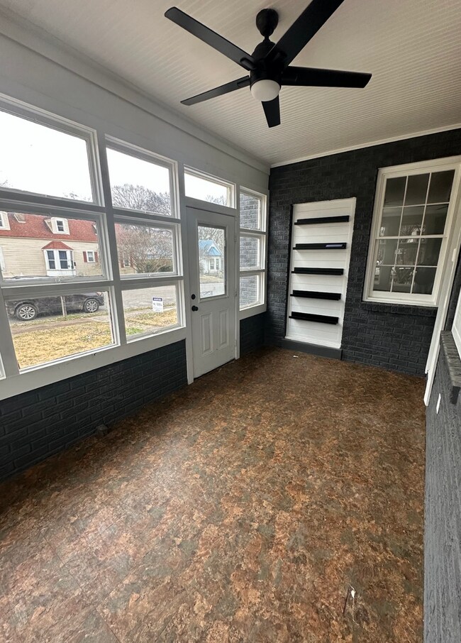 Building Photo - Stunning Historic Home - Sheffield, AL