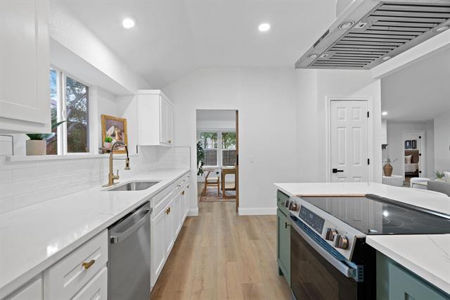 Building Photo - 822 Trevor Way