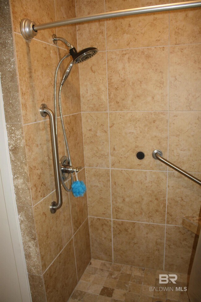 Building Photo - 852 Prospect Ave