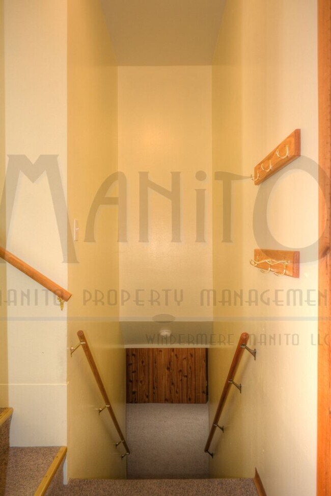 Building Photo - **COMING SOON** Spacious Hobby Home