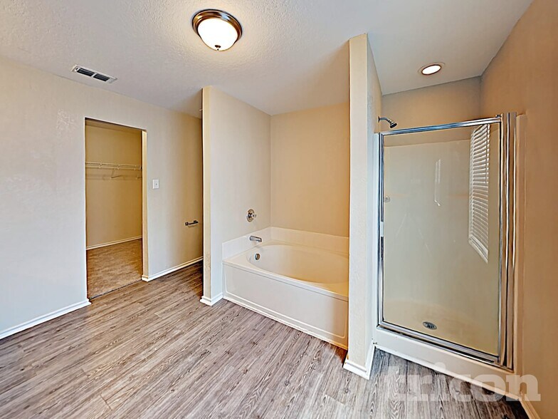 Building Photo - 4611 Stallion Cove