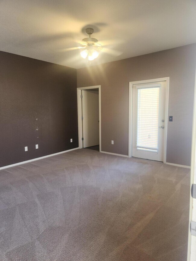 Building Photo - 6800 Vista Del Norte Dr NE