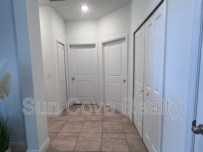 Building Photo - 1631 Cumin Dr