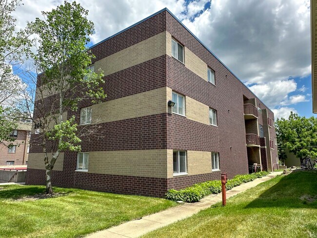 Interior Photo - 244 Hyland Ave