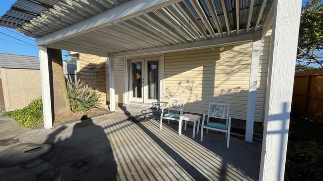 Building Photo - 4701 Ave N 1/2