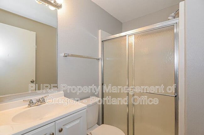 Building Photo - 16106 SE Caruthers St