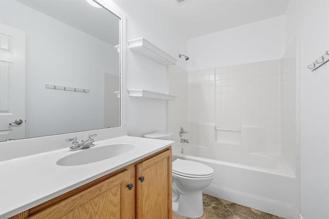 Building Photo - 5904 Meadowglen Dr