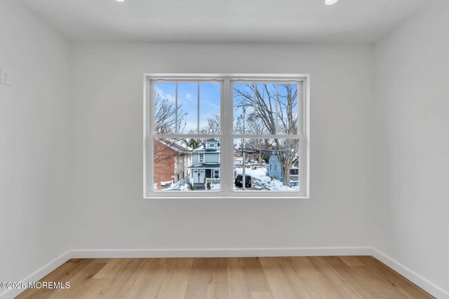 Building Photo - 211 Dewitt Ave