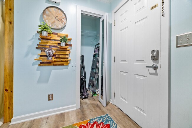 Building Photo - 3015 Old Bryan Dr