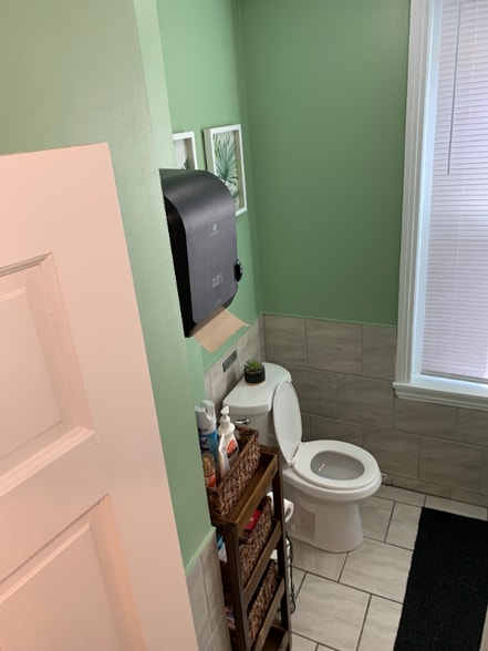 Building Photo - 2743 Kensington Ave