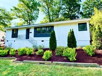Building Photo - 652 Manhasset Rd