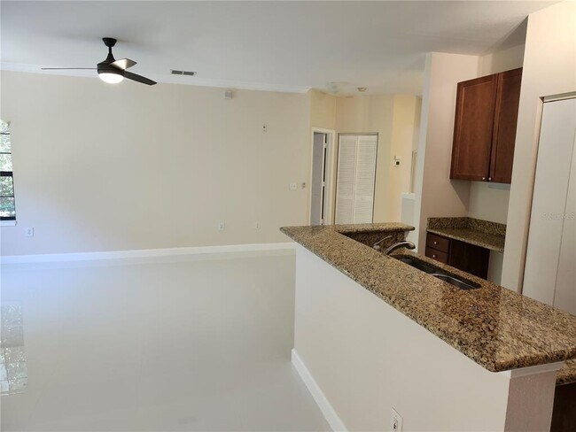 Building Photo - 2279 Portofino Pl