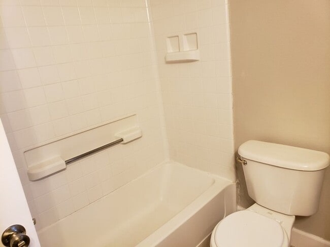 Building Photo - Three Bedroom Stead Home with Storage S...