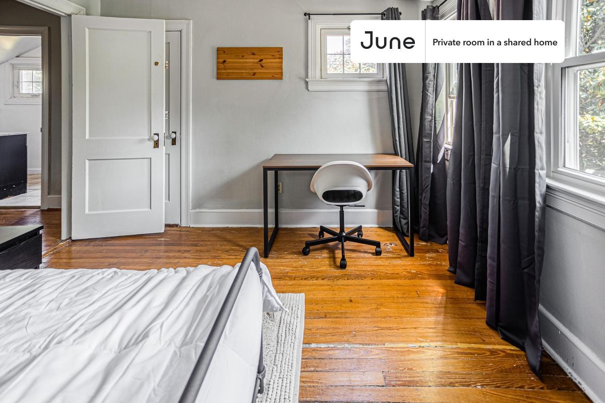 Building Photo - Room in Shared 6 bed/3 bath home