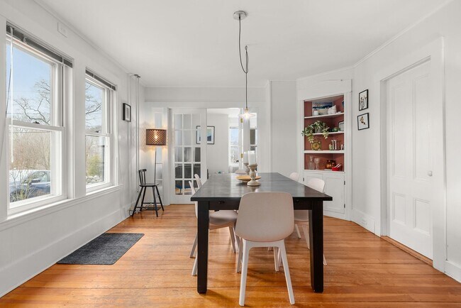 Building Photo - Winter Rental:  Helena House - Utilities Included & Dog-friendly!