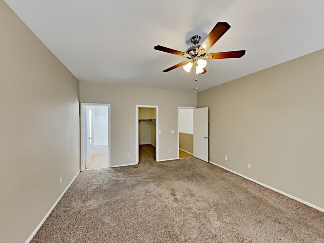 Building Photo - 2352 E Hazeltine Way