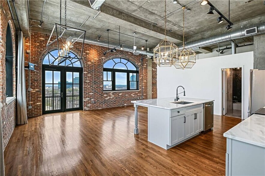 Building Photo - 3180 Mathieson Dr NE