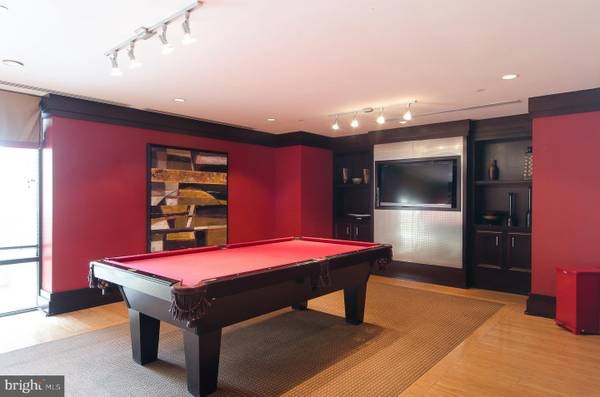 Building Photo - 4500 S Four Mile Run Dr