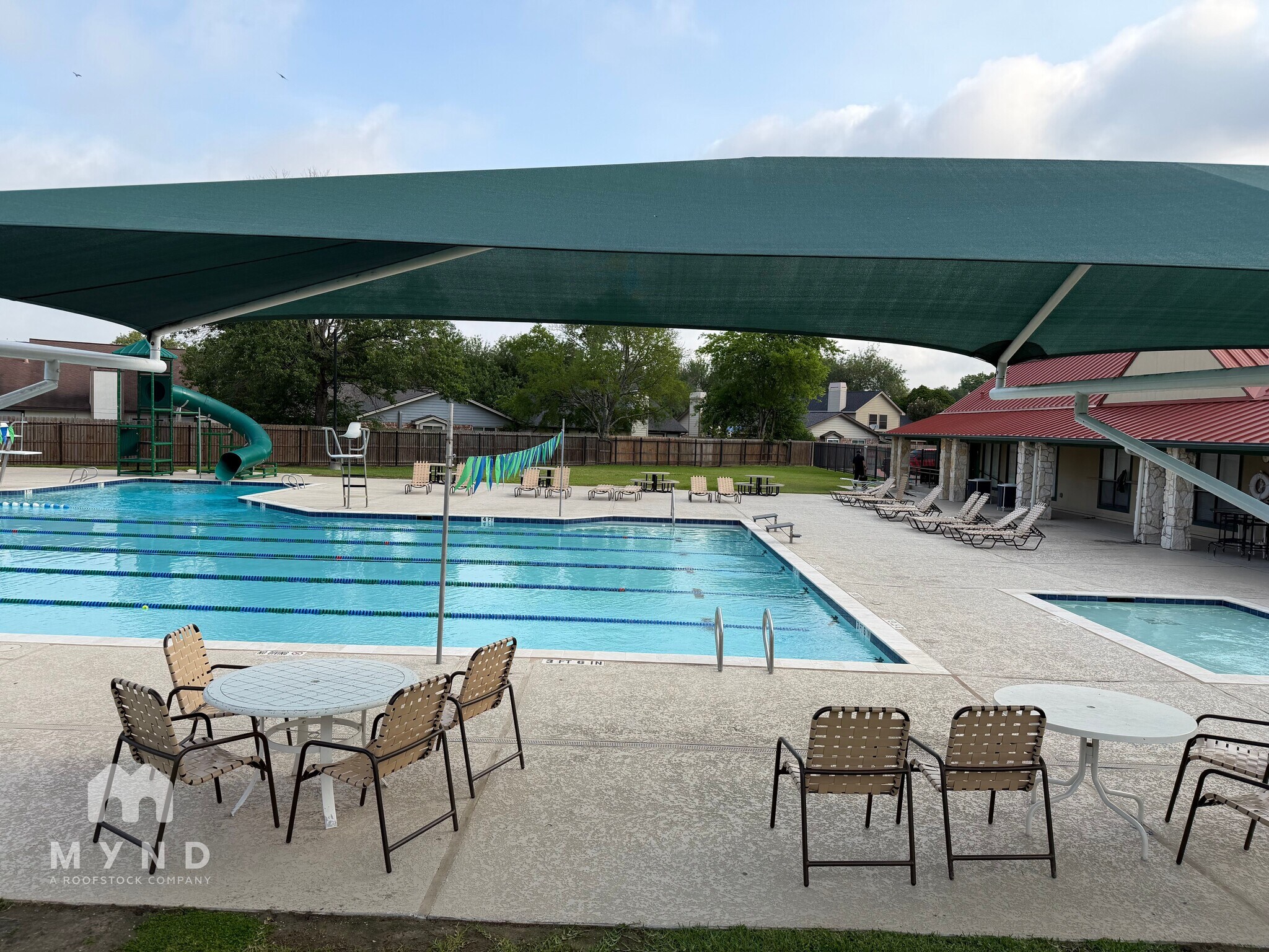 Building Photo - 10002 Green Valley Ln