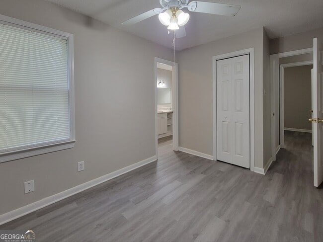 Building Photo - 204 Segars Rd