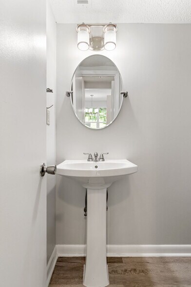 Building Photo - 5608 Hickory Meadows Ct