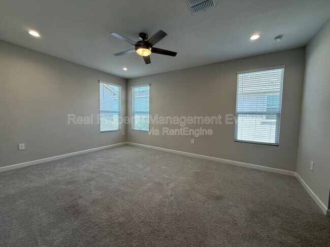 Building Photo - 5118 E Anderson Dr