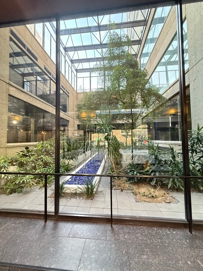 Building Photo - 1030 N State St