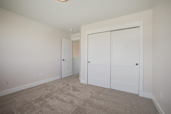 Building Photo - 1621 Serenity Ln