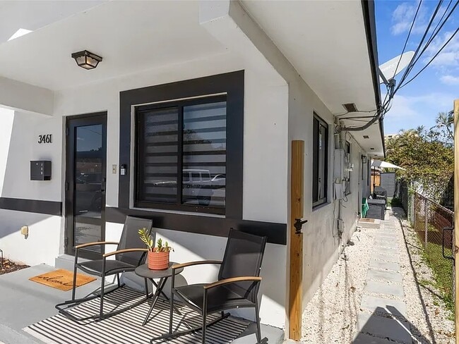 Building Photo - 3461 SW 24th St