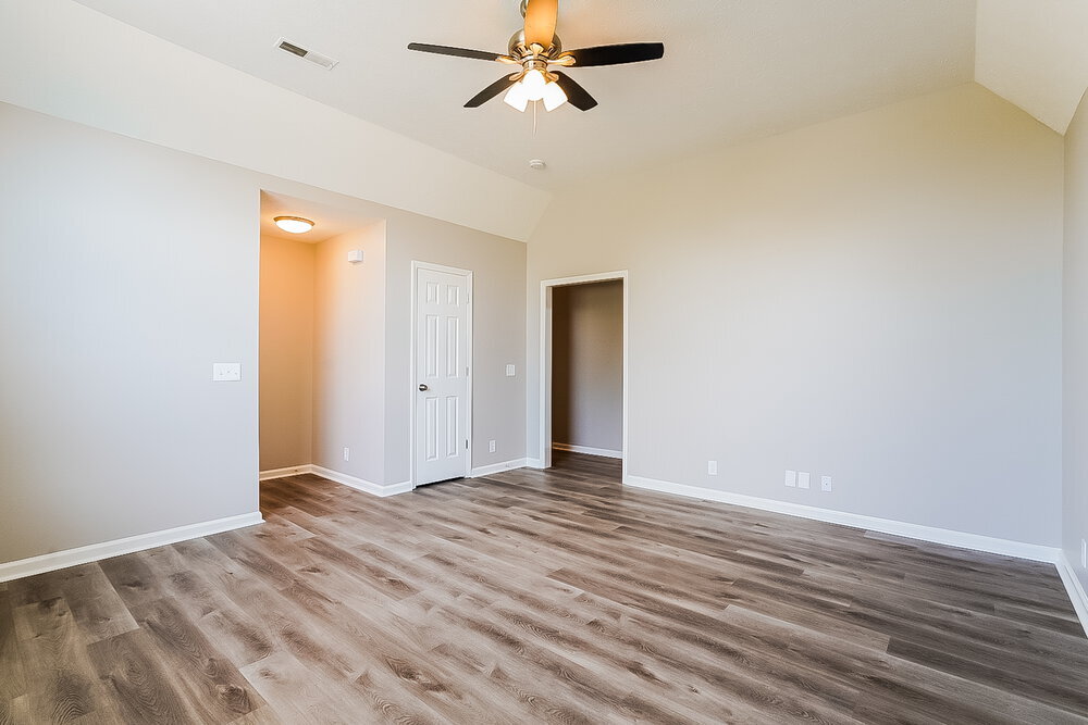 Building Photo - 705 Tot Dr