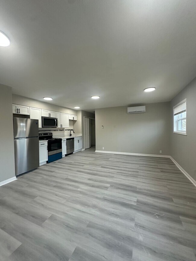 Building Photo - Live in Style at Bellagio East Living I: C...