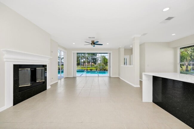 Building Photo - 3170 Zaharias Dr