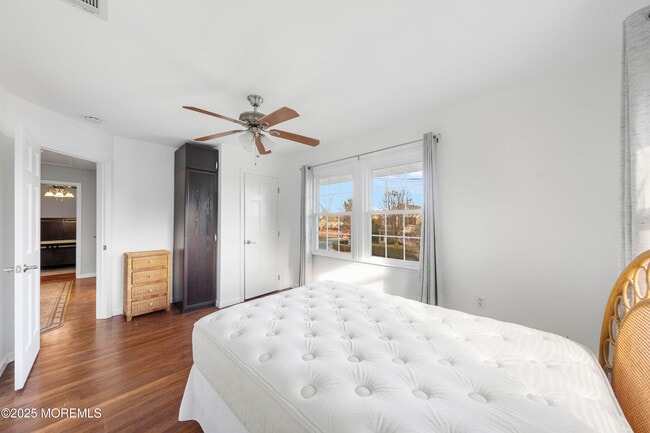 Building Photo - 146 Bath Ave