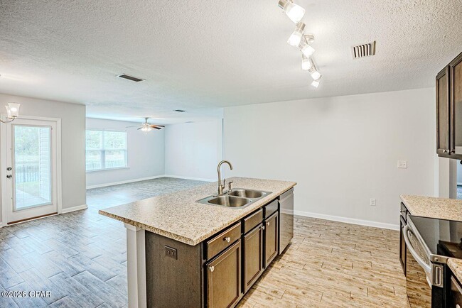 Building Photo - 7154 Riverbrooke St