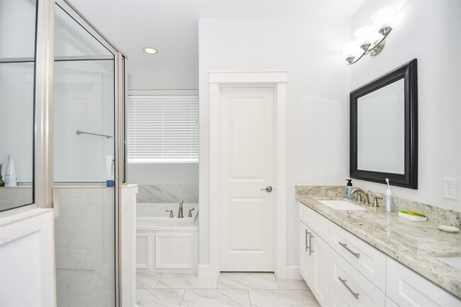 Building Photo - 703 Link Rd