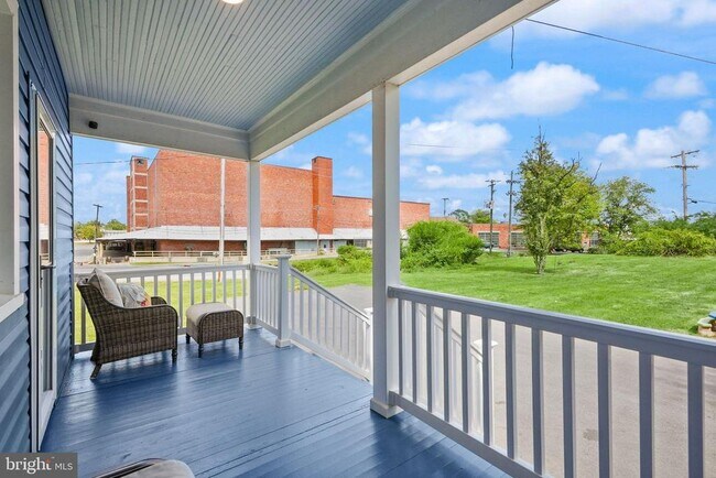 Building Photo - 580 N Braddock St