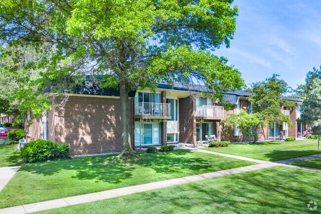 Kensington Manor Apartments - Farmington Mi Apartment Finder