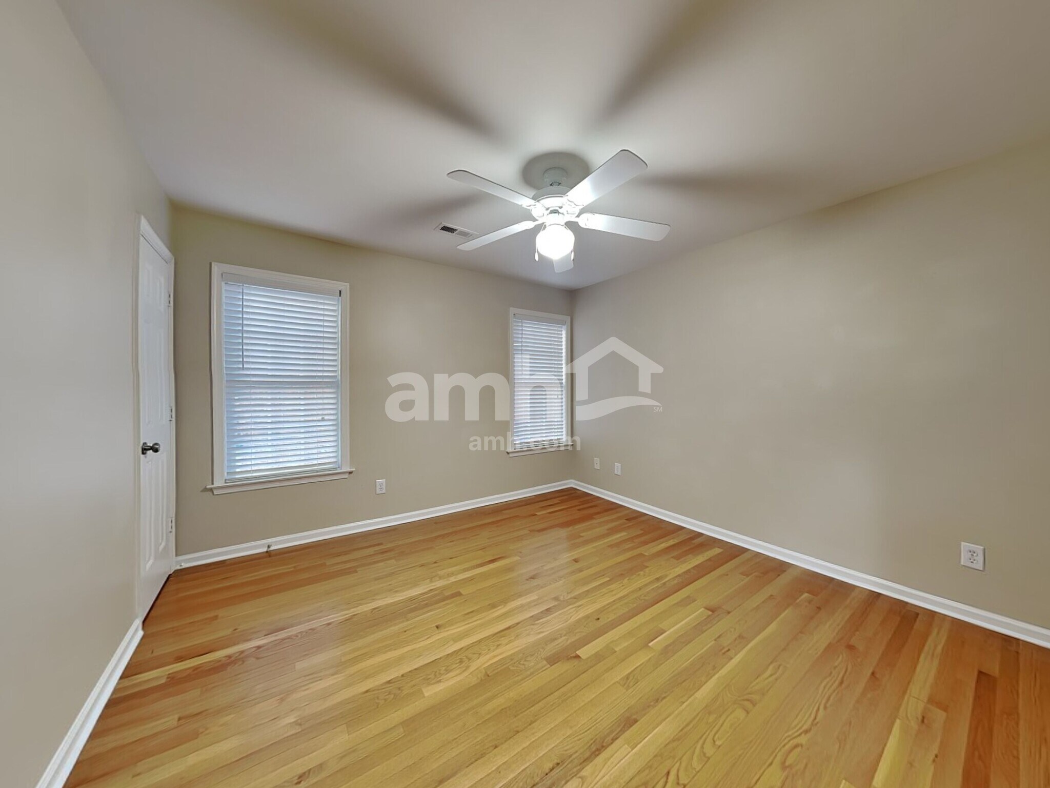 Building Photo - 3915 Red Hill Ct