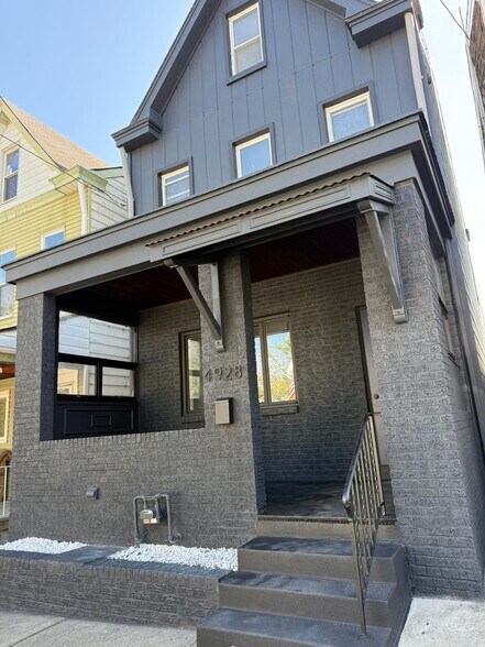 Building Photo - 4928 Sciota St