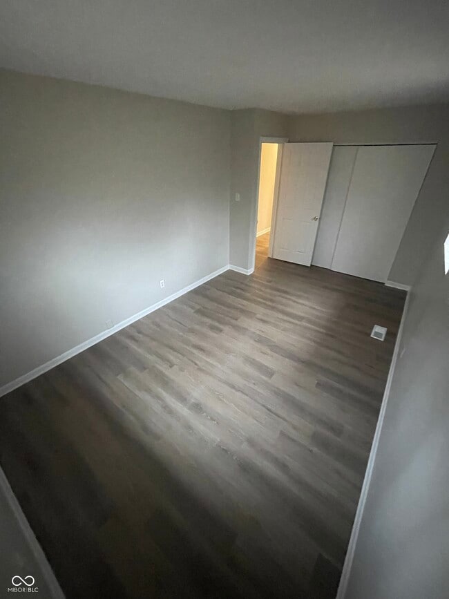 Building Photo - 2948 Roberta Dr