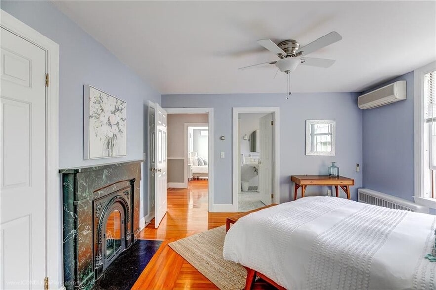 Building Photo - 32 Catherine St