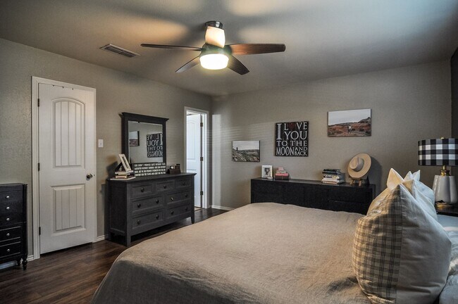 Building Photo - Beautiful 4 Bed 2.5 Bath in South Lubbock!