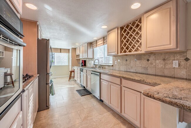 Building Photo - 6328 Windy Meadow Dr