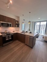 Building Photo - 534 SW 9th St