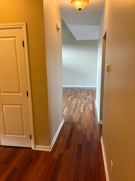 Building Photo - 409 Arabela Ct